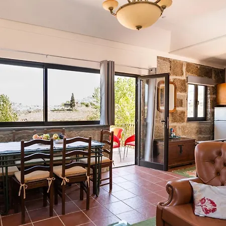 Dom wakacyjny Partezins I *